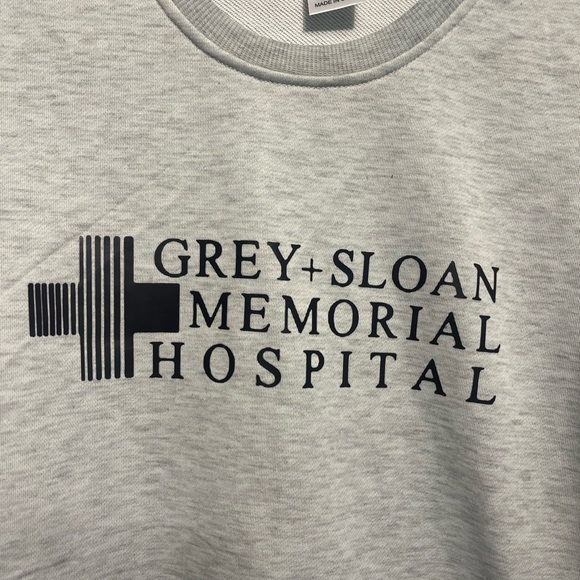 Grey's Anatomy Grey Sloan Memorial Crewneck Long Sleeve Sweater XXL - Picture 3 of 6